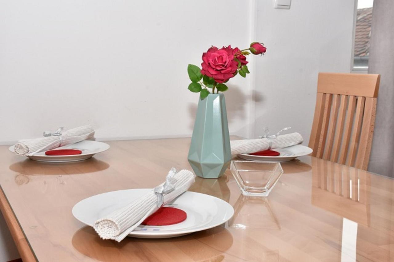 Apartman Vlaska 78 ซาเกร็บ ภายนอก รูปภาพ